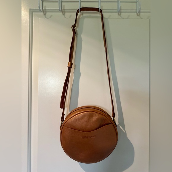 Portland Leather Large Circle Crossbody Bag - Picture 4 of 6